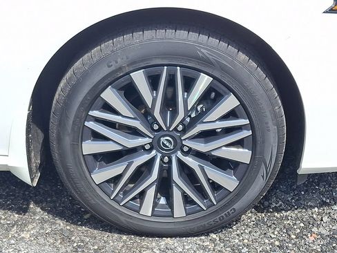 Certified 2023 Nissan Altima 2.5 SV w/ SV Premium Package AWD/4WD image 9