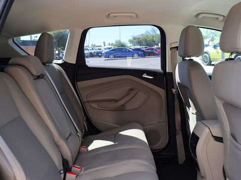 Used 2017 Ford Escape SE w/ Equipment Group 201A AWD/4WD image 28