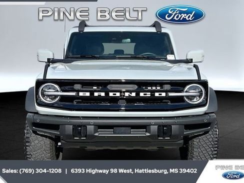 Certified 2023 Ford Bronco Outer Banks w/ Sasquatch Package image 3