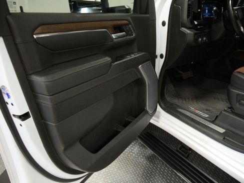Certified 2024 Chevrolet Silverado 3500 High Country w/ High Country Premium Package AWD/4WD image 43