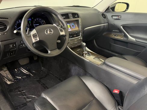 Used 2014 Lexus IS 250C w/ Luxury Package RWD image 4