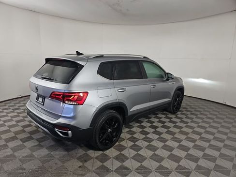 Used 2023 Volkswagen Taos SE image 3