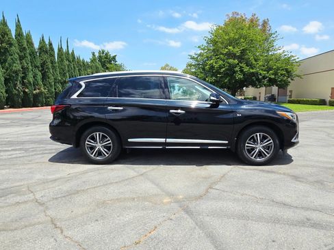 Used 2020 INFINITI QX60 Luxe w/ Essential Package FWD image 5