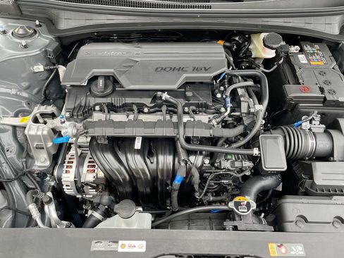 Used 2025 Hyundai Elantra SE image 50