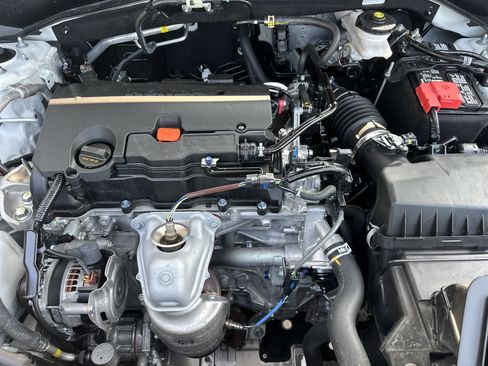 Used 2024 Honda HR-V LX image 10