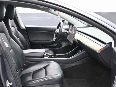 Used 2020 Tesla Model 3 Standard Range Plus image 36