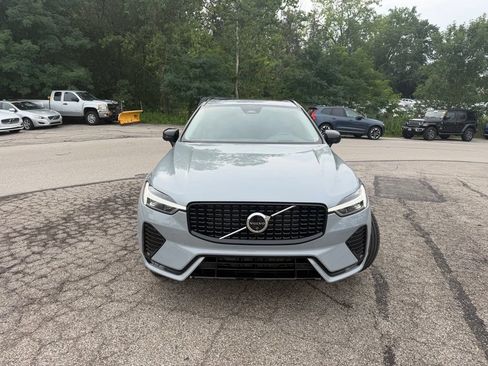 Used 2024 Volvo XC60 B5 Ultimate w/ Protection Package Premier AWD/4WD image 2