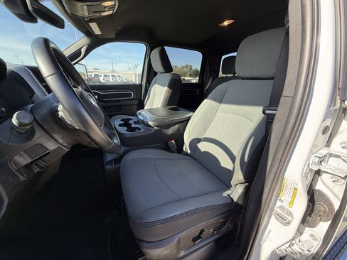 Used 2024 RAM 2500 Big Horn w/ Bed Utility Group image 28