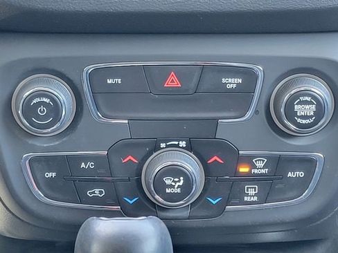 Certified 2019 Jeep Compass Latitude AWD/4WD image 29
