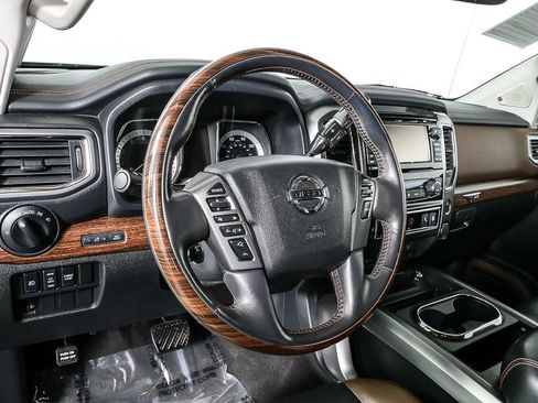 Used 2017 Nissan Titan Platinum Reserve image 4
