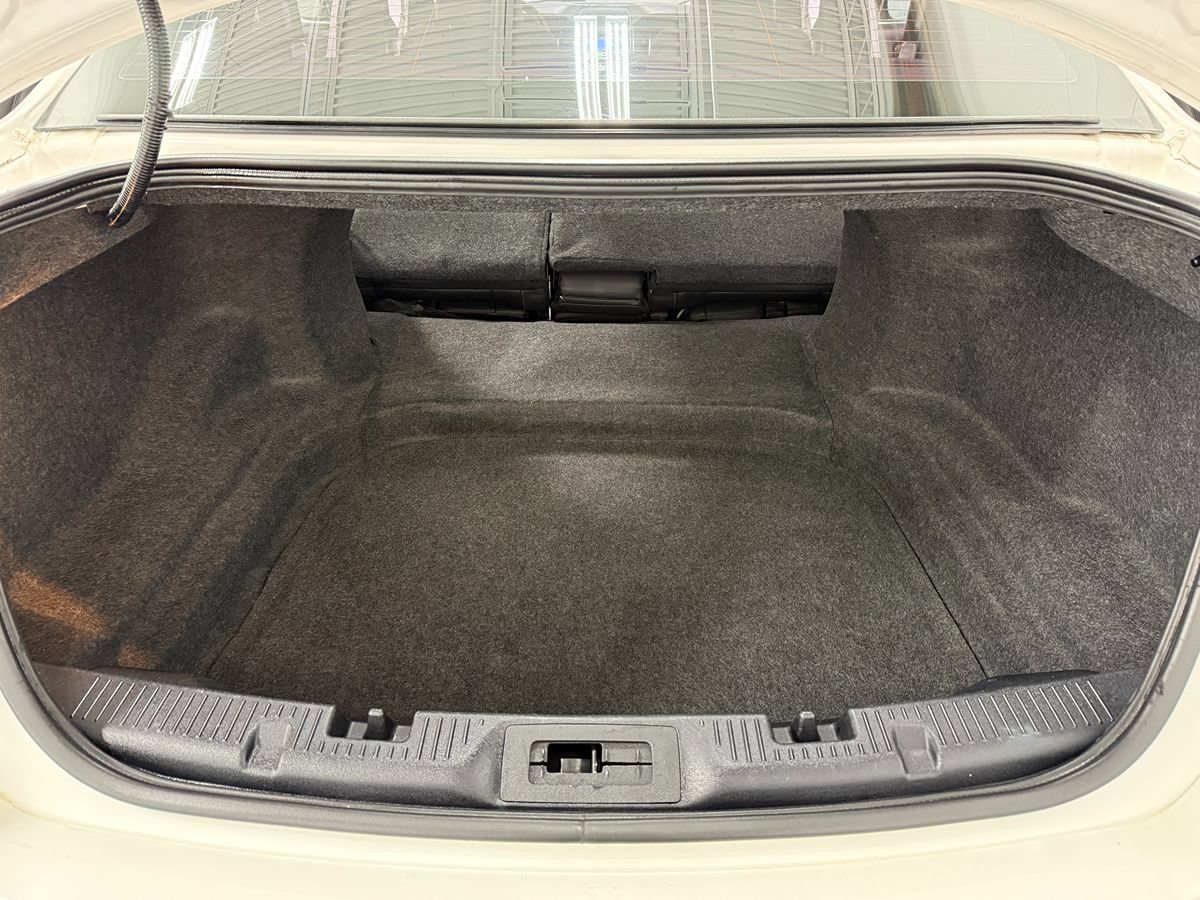 Used 2019 Ford Taurus Limited AWD/4WD image 28