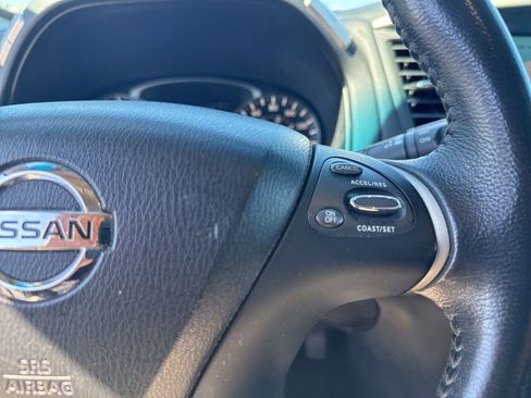 Used 2015 Nissan Pathfinder Platinum image 17