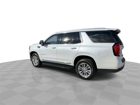 Used 2023 GMC Yukon SLT w/ SLT Luxury Package image 10