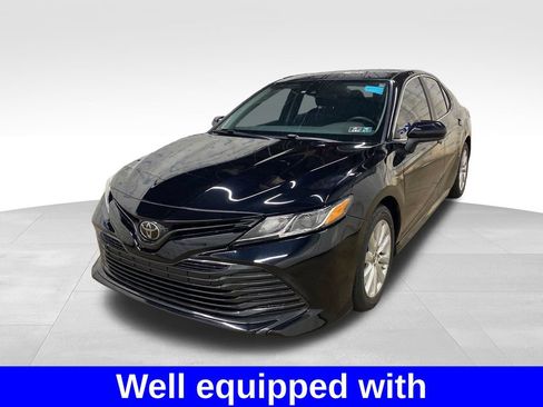 Used 2019 Toyota Camry LE FWD image 3