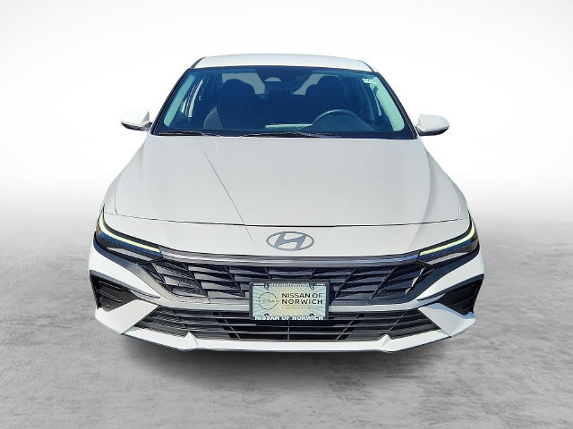 Used 2024 Hyundai Elantra SEL FWD image 2