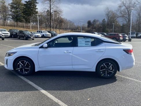New 2025 Nissan Sentra SV image 4