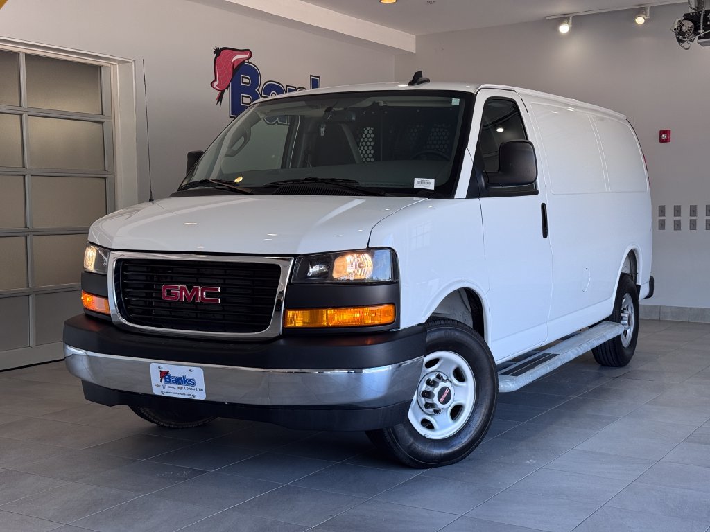 Used 2025 GMC Savana 2500 w/ Driver Convenience Package RWD image 2