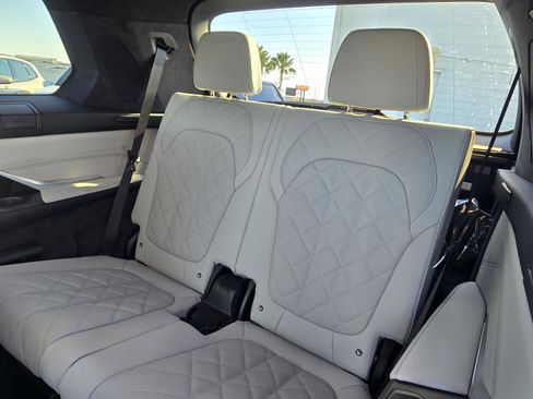 New 2026 BMW X7 xDrive40i w/ Executive Package image 13