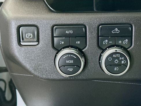 Used 2024 GMC Sierra 1500 Elevation AWD/4WD image 16