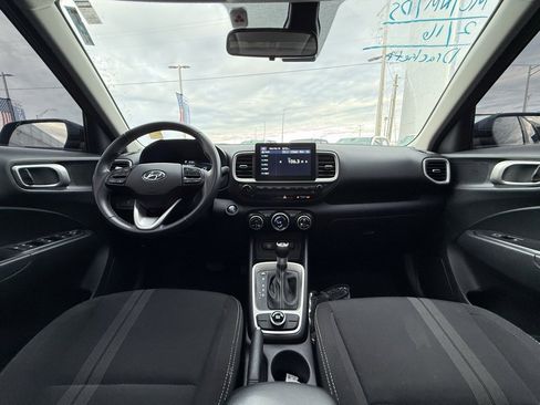 Used 2024 Hyundai Venue SEL image 28