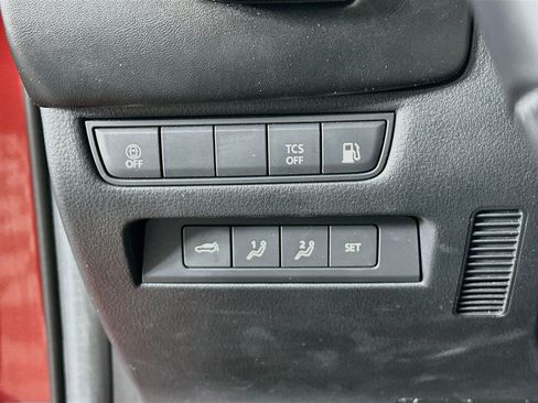 Used 2025 MAZDA CX-50 AWD 2.5 Hybrid w/ Premium Pkg image 17