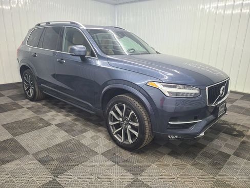Used 2018 Volvo XC90 T5 Momentum w/ Momentum Plus Package AWD/4WD image 13