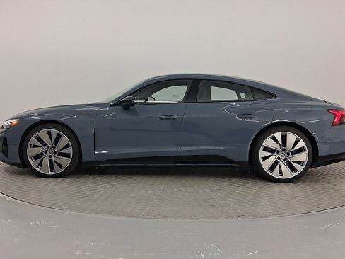 Used 2022 Audi e-tron GT Prestige image 2