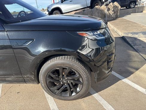 Used 2018 Land Rover Discovery HSE image 4