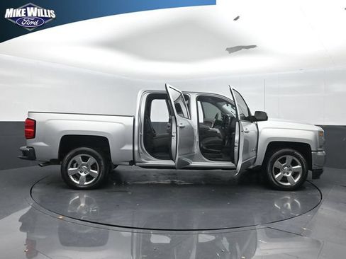 Used 2018 Chevrolet Silverado 1500 LT w/ All Star Edition RWD image 27