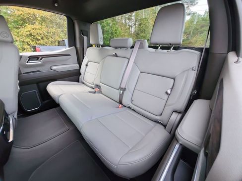 Used 2023 GMC Sierra 1500 SLT w/ SLT Premium Package image 29