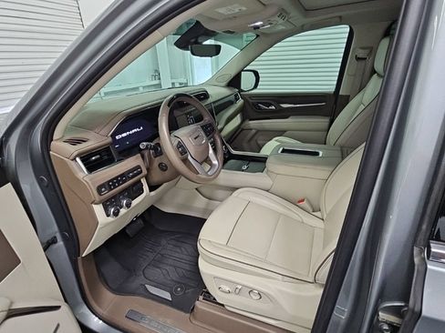 Certified 2024 GMC Yukon XL Denali w/ Advanced Technology Package AWD/4WD image 11