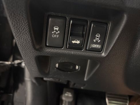 Used 2013 INFINITI G37 Journey w/ Premium Pkg image 26