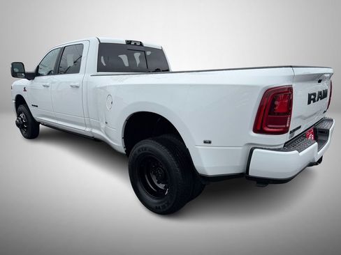 New 2026 RAM 3500 Laramie AWD/4WD image 4