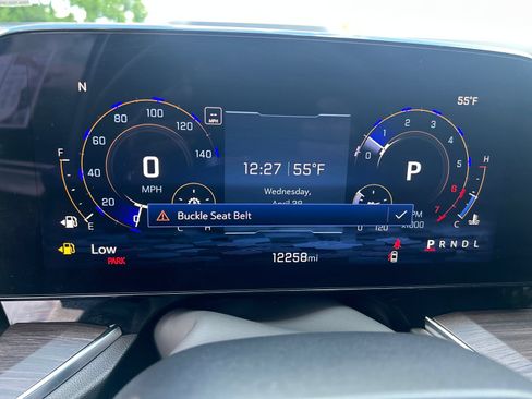 Used 2025 Chevrolet Suburban Premier RWD image 16