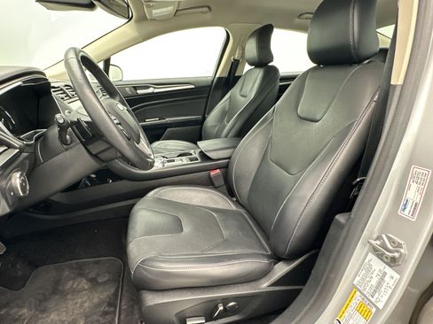 Used 2017 Ford Fusion Titanium AWD/4WD image 5