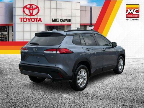 Certified 2024 Toyota Corolla Cross LE w/ Moonroof Package FWD image 5