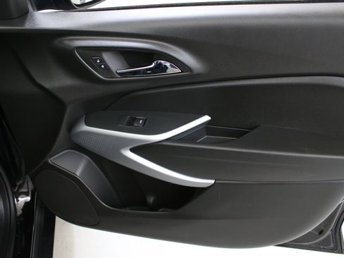 Used 2024 Chevrolet Trax LS FWD image 31