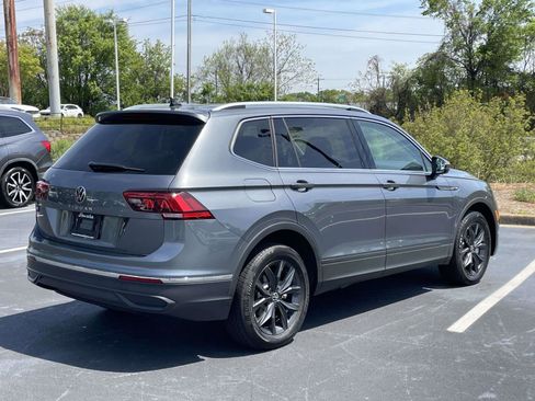 Certified 2024 Volkswagen Tiguan SE image 7