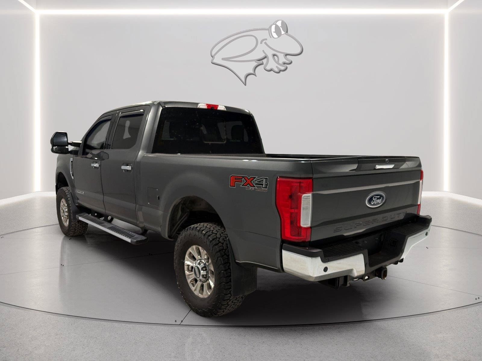Used 2017 Ford F250 XLT w/ XLT Premium Package AWD/4WD image 3