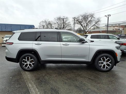 Used 2023 Jeep Grand Cherokee L Limited w/ Trailer Tow Group (B) image 3