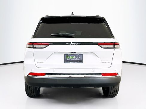 Used 2023 Jeep Grand Cherokee Laredo w/ Trailer Tow Prep Group (B) image 7