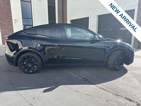 Used 2025 Tesla Model Y Long Range AWD/4WD image 8