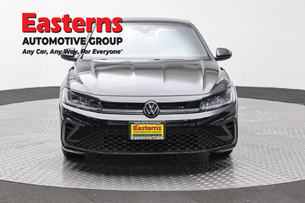 Used 2025 Volkswagen Jetta Sport FWD image 4