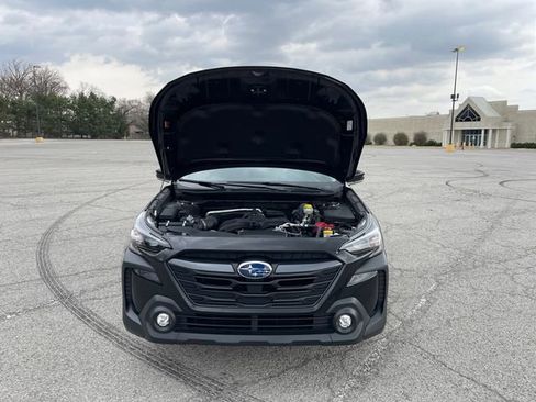 Used 2025 Subaru Outback Premium image 16