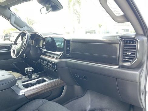 Used 2025 Chevrolet Silverado 1500 LT AWD/4WD image 29