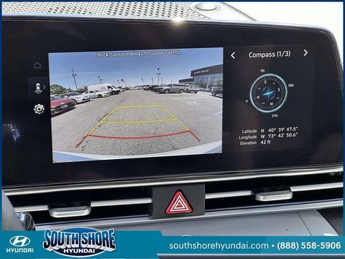 Certified 2025 Hyundai Elantra Limited FWD image 31
