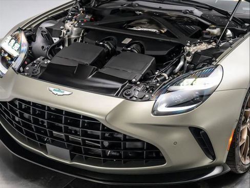 Used 2025 Aston Martin V8 Vantage Coupe image 19
