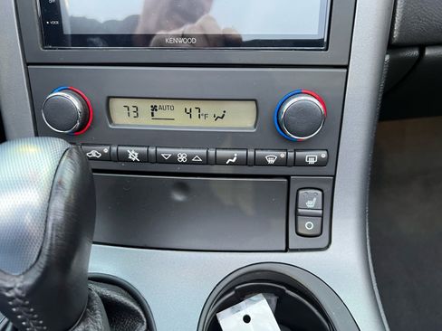 Used 2006 Chevrolet Corvette Convertible w/ Preferred Equipment Group image 28