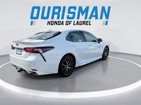 Used 2023 Toyota Camry SE image 8