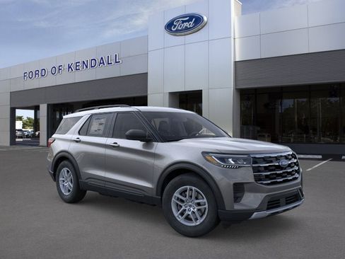 New 2026 Ford Explorer Active RWD image 7